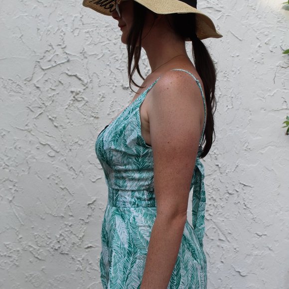 Latiste Leaf Print Tie-Back Jumpsuit - Picture 7 of 8